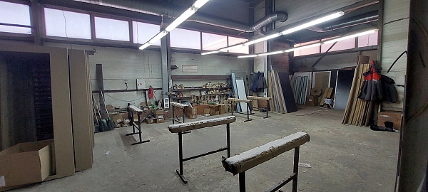 Помещения свободного назначения, 1300 кв.м.